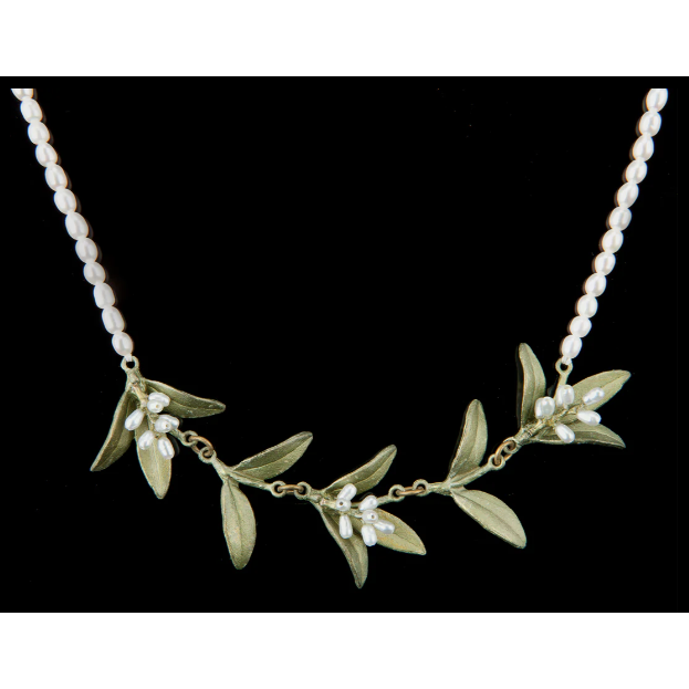 Flowering Myrtle Pearl Contour Necklace