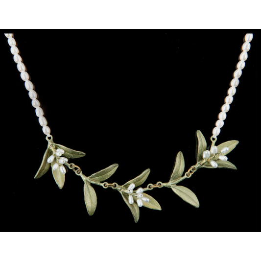 Flowering Myrtle Pearl Contour Necklace